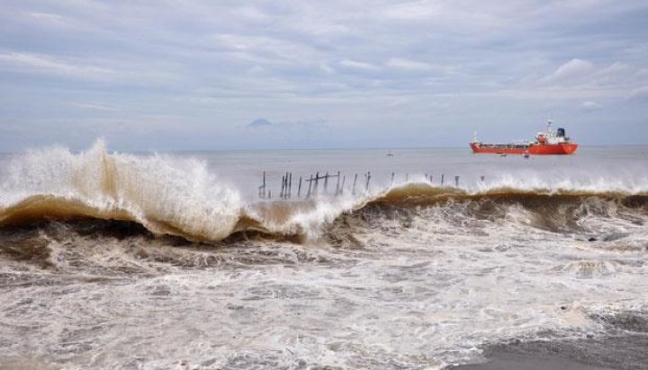 Waspada! Gelombang Laut Diprediksi Capai 2,50 Meter