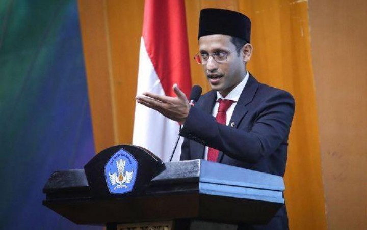 Nadiem Beri Jatah 50 Persen Dana BOS untuk Upah Guru Honorer 