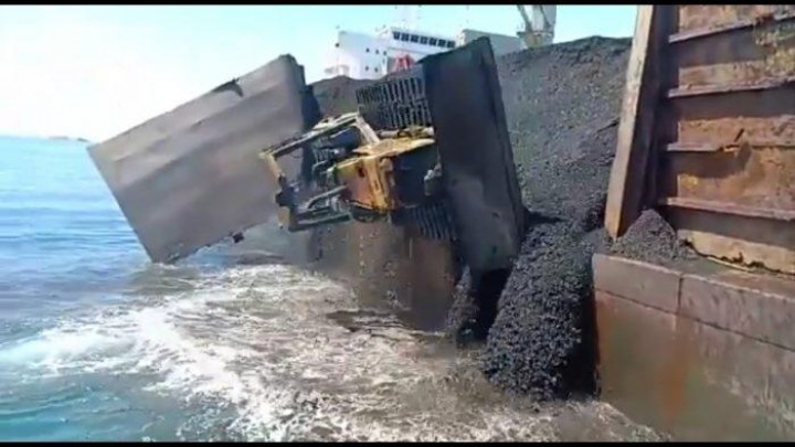 Badko HMI Kaltim-Tara Desak Pemerintah Usut Tuntas Tumpahan Batu Bara di Muara Berau