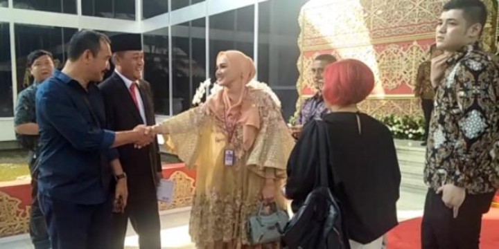 Hadir di Pelantikan Anggota DPR, Busana Mulan Jameela Jadi Sorotan