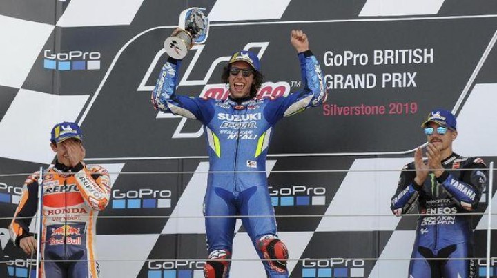 Rins senang bisa kalahkan dua legenda MotoGP; Rossi dan Marquez