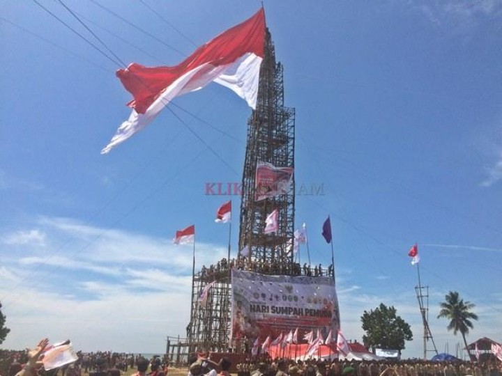 Pecahkan Rekor RHR, Bendera 1000 Meter Persegi Berkibar di Penajam