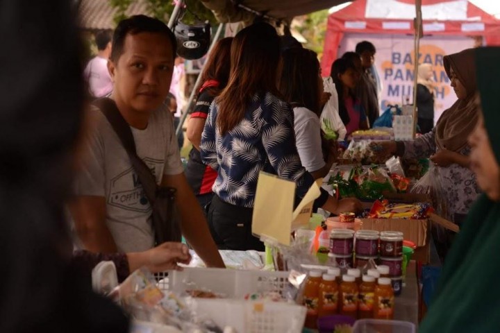 Jelang Idul Adha, Mahasiswa Gelar Bazar Pangan Murah