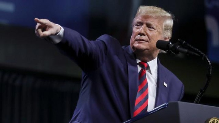 Donald Trump Mengamuk di Twitter Usai Dimakzulkan DPR