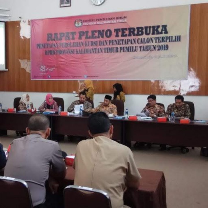  Golkar Masih Berada di Posisi Tertinggi