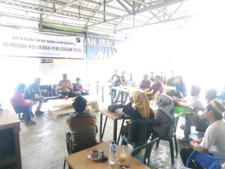 AJI Balikpapan Biro Samarinda Bedah MoU Dewan Pers dan Polri