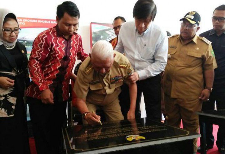 Gubernur Awang Groundbreaking Pembangkit Listrik di KEK Maloy