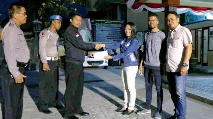 Ini Sosok Wanita Muda yang Rebut Pistol Perampok Lalu Todong Balik Perampok