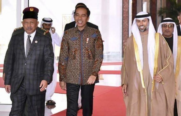 Ke UEA, Jokowi 'Pamer' Teken Deal Bisnis Rp314,9 T 