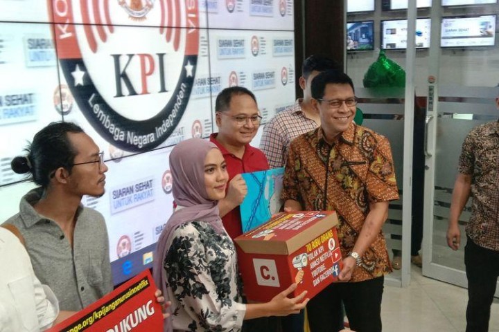 Polemik KPI Wacanakan Awasi Netflix dan YouTube hingga Muncul Petisi Penolakan  