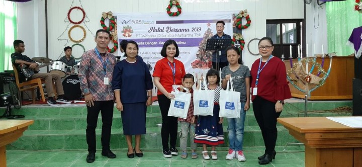 WOM Finance Rayakan Natal di Sekolah Galilea