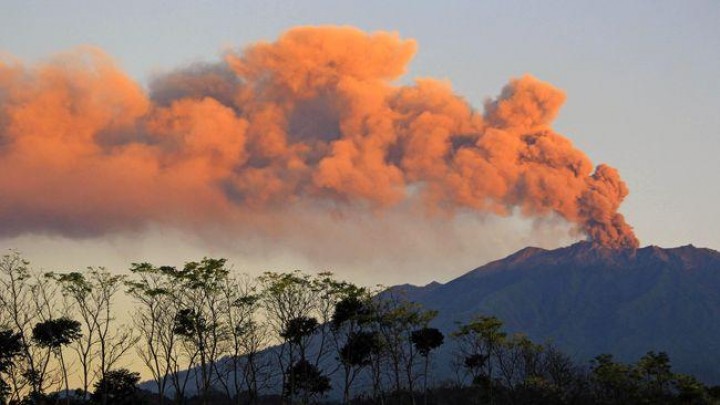 Mengenal Empat Pondok  Misterius di Gunung Raung
