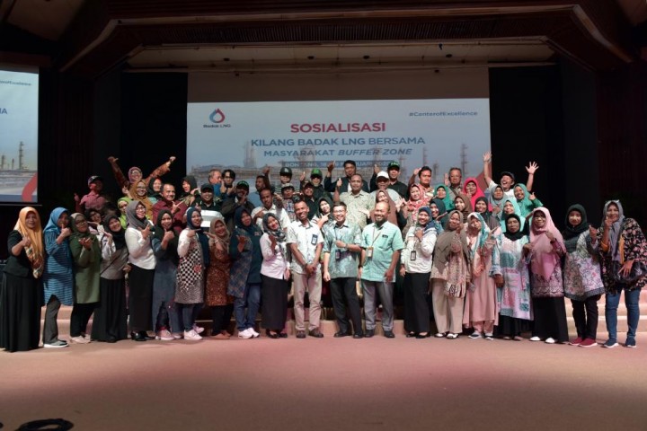 Warga Bufferzone Kunjungan ke Kilang Badak LNG Sembari Belajar Operasi Pabrik