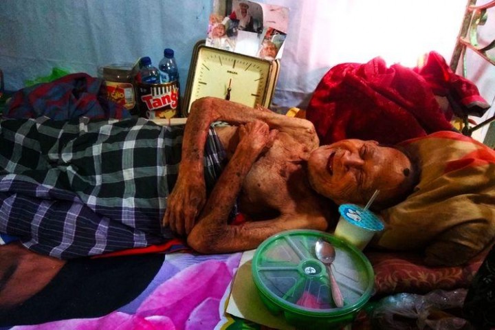 Kisah Kakek Lumpuh Berusia 98 Tahun, Tak Pernah Mandi Hingga 9 Bulan
