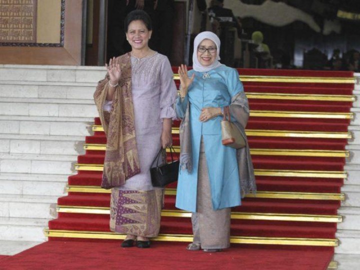 Cerminkan Indonesia, Busana Iriana Jokowi dan Mufidah Kalla Dipuji