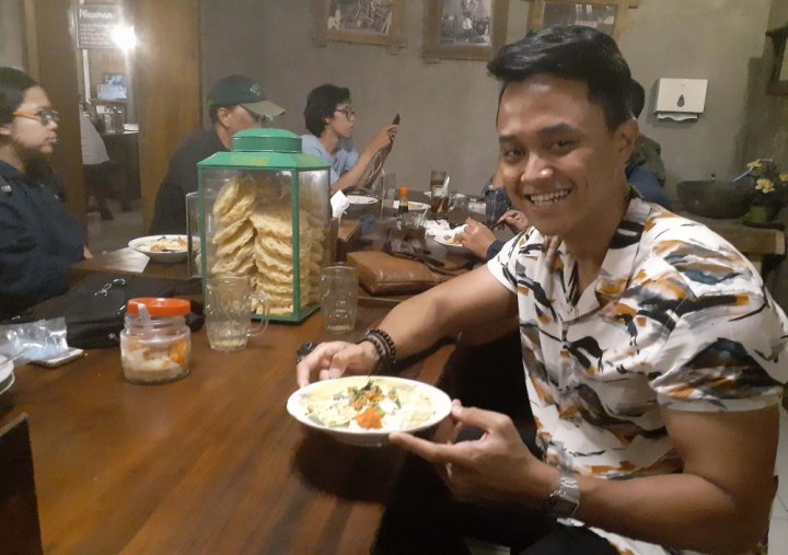 Lulusan Luar Negeri Pulang Kampung Jual Bakmi Jawa dan Ayam Goreng, Radifan: Tak Perlu Malu