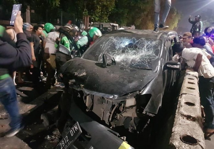Belasan Motor Kejar dan Amuk Mobil Hitam di Pasar Minggu, Kenapa?