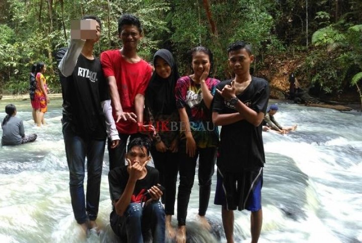 Pesona Tersembunyi Air Terjun Sungai Kampung Tasuk