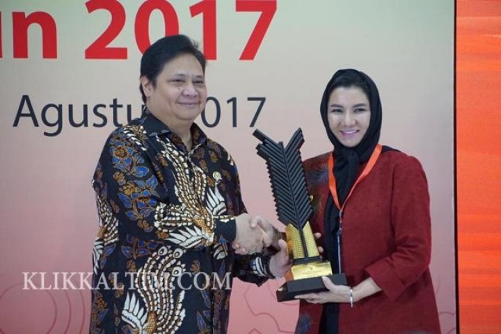 Selamat! Bupati Rita Dianugerahi Upakarti