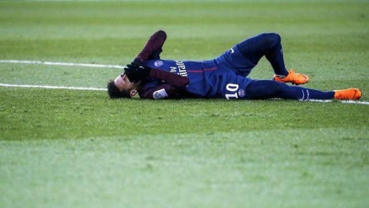 Neymar Menangis Ketika Tahu Gagal Kembali ke Barcelona 