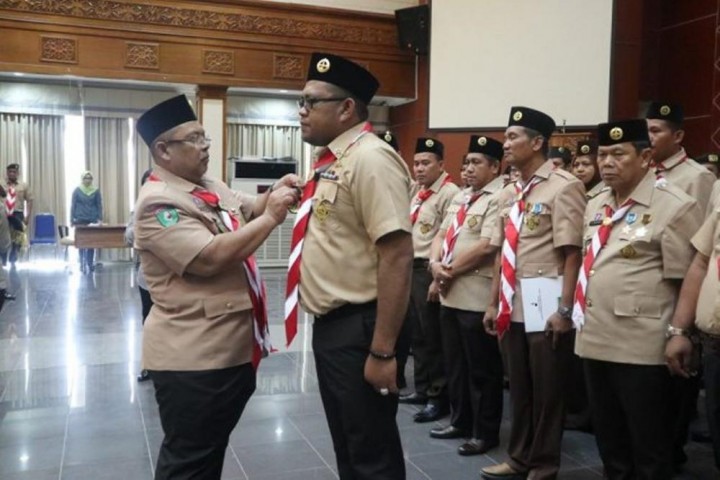 Bupati Ismu Kukuhkan Kwarcab Pramuka Kutim 