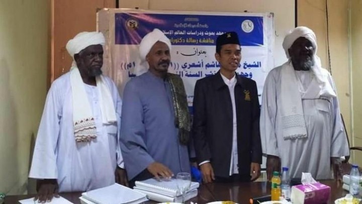 UAS Raih Gelar Doktor dengan Predikat Cum Laude di Sudan 