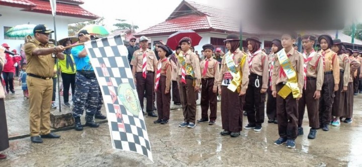 Wabup Kasmidi Lepas Lomba Gerak Jalan Pramuka 