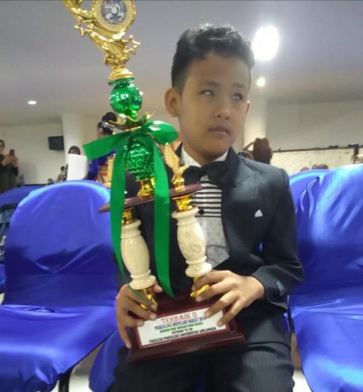 Kisah Tegar: Bocah yang Dulu Dicemooh Buta, Kini Diselimuti Prestasi