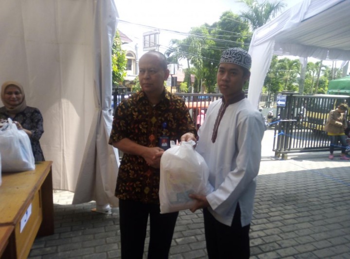 Selama Ramadan, RS. Haji Darjad Dua Kali Bagi Sembako