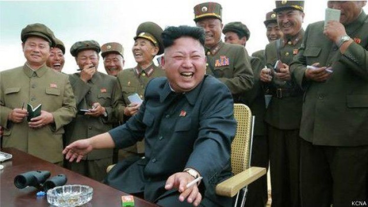 Kim Jong Un Tertangkap Kamera Merokok di Vietnam 