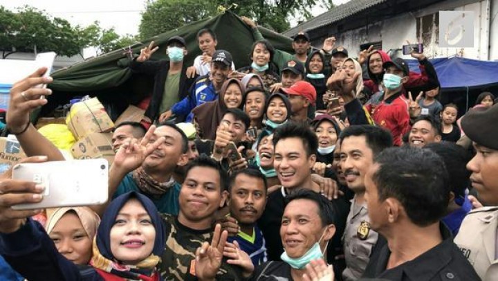 Wah! Artis Ini Sambangi Posko Kebakaran Klandasan di Balikpapan