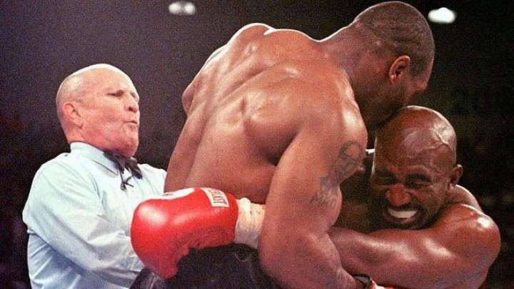 Holyfield Mengaku Ingin Balas Gigit Tyson 