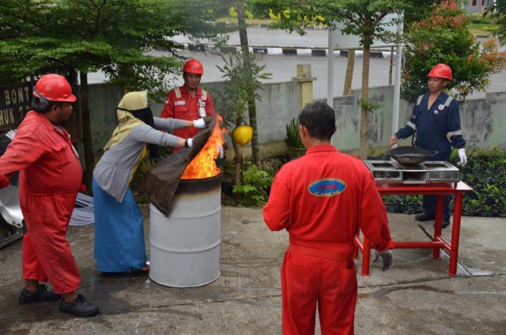 Ingatkan Bahaya Kebakaran, BADAK LNG Sosialisasi di Bontang Lestari