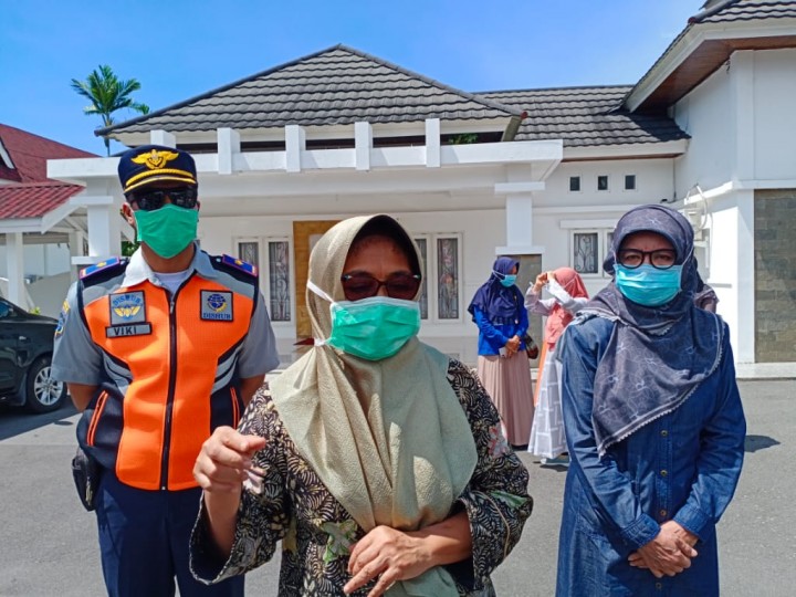 Antisipasi COVID-19, Pemkot Bontang Lakukan Penyemprotan Disinfektan di Ruas Jalan Utama