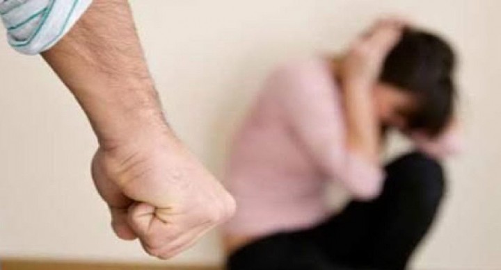 Kenal Suami Lewat Facebook, Inilah Kisah Seorang Perempuan yang Alami KDRT