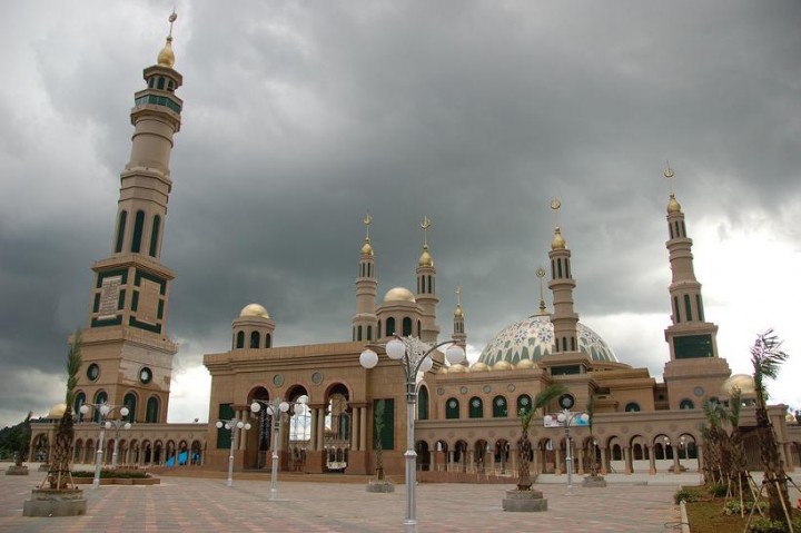 Beberapa Masjid Masih Laksanakan Shalat Jumat, Terapkan SOP