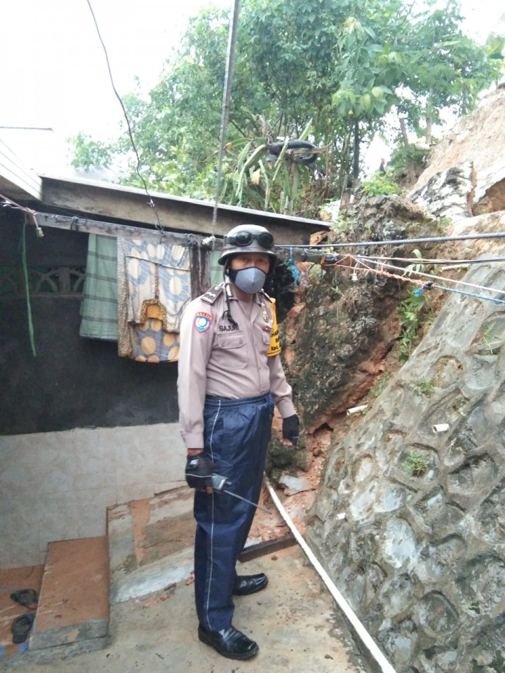 Ibu 4 Anak di Loktuan Tewas Tertimpa Longsoran Pondasi