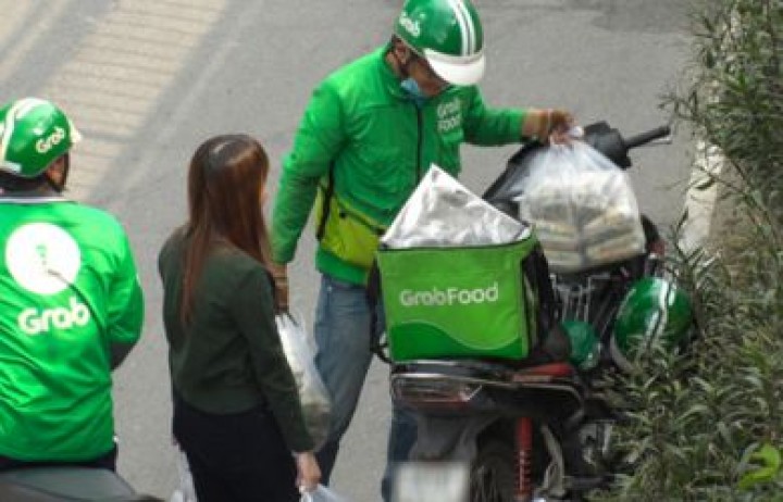 KLB Akibat Pandemi COVID-19, Pengemudi Ojol Kebanjiran Orderan Dari Perumahan