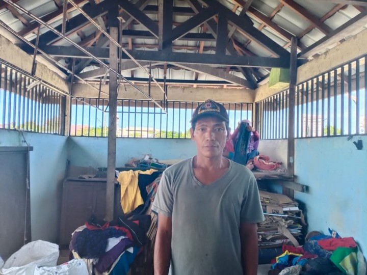 Mengenal Saban, Si Pemungut Sampah di Laut Demi Menjaga Lingkungan Pesisir