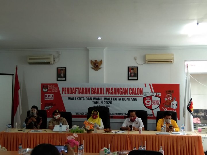 Daftar Pertama di KPU, Neni-Joni Kian Pede Menang di Pilkada
