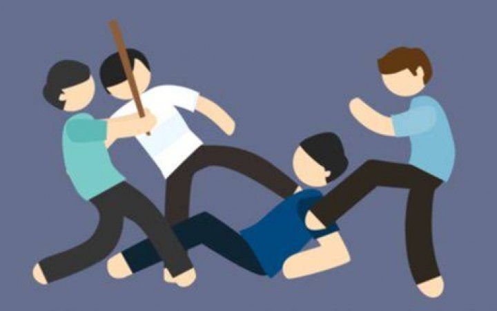 Seorang Polisi Dikeroyok Satu Keluarga yang Nekat Bawa Pulang Jenazah Covid-19