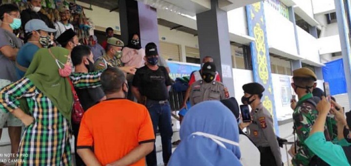 Sempat Adu Mulut dengan Petugas, Pedagang Pasar Tamrin Tolak Tutup Akhir Pekan