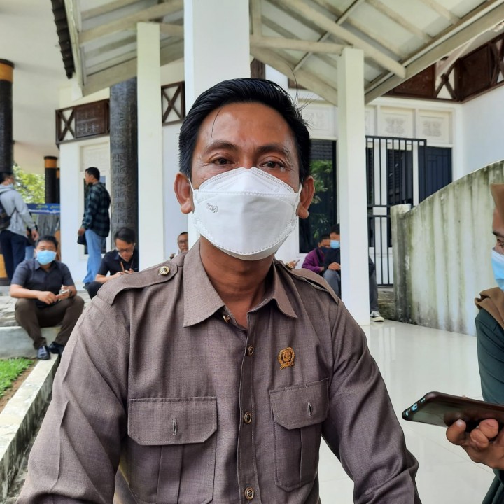 Rasakan Nyeri Usai Disuntik, Bakhtiar : Vaksin Tidak Ada Efek Sampingnya