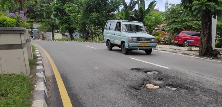Baru 5 Bulan, Aspal Jalan S Parman Berlubang, Begini Penjelasan Dinas PUPR Bontang