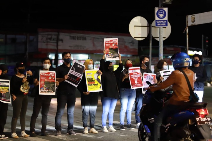 Jurnalis Bontang Gelar Aksi Damai Bentuk Solidaritas untuk Nurhadi