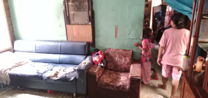 Cemburu Istri Didekati Saat Mabuk, Pria Bacok Sahabat dengan Samurai