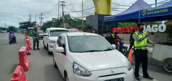 Tanpa Rapid Antigen & Surat Tugas, 6 Pengendara Putar Balik di Posko Tugu Selamat Datang