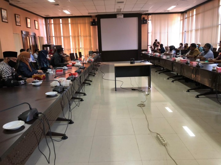 DPRD Kaltim Terima Audiensi Komite dan Alumni SMA 10 Samarinda  