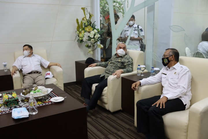 Muhammad Samsun Sambut Menteri PPN ke Kaltim 