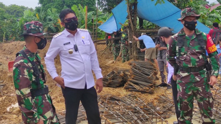 TMMD Kerjakan Proyek Turap 138 Meter Tempo Sebulan